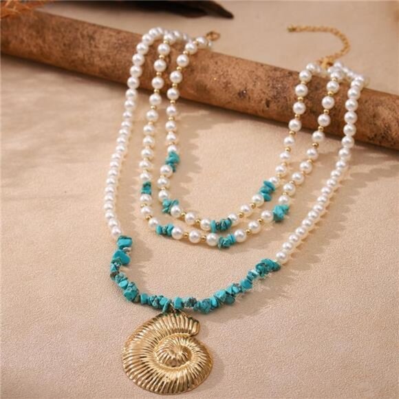 Seashell Beachy pearls Necklace - Picture 1 of 2